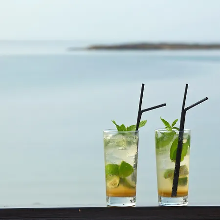 Hotel Contaratos Naousa (Paros)