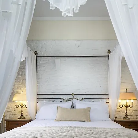Contaratos Hotel 4*