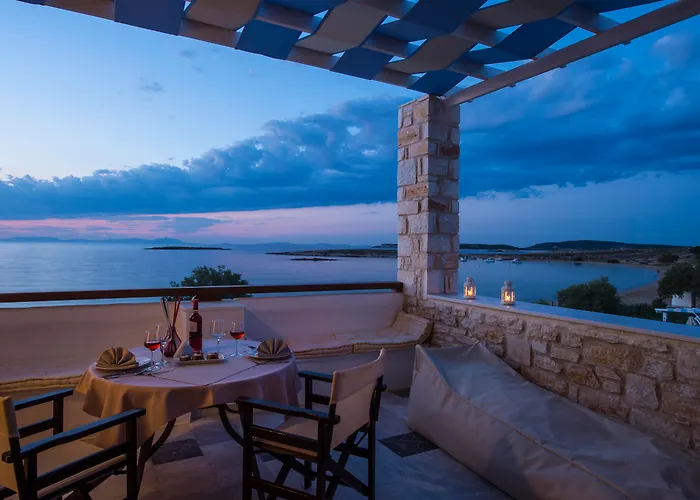 Contaratos 4* Naousa (Paros)