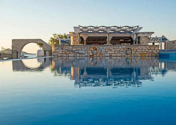 Contaratos Naousa (Paros)