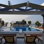 Contaratos Hotel
