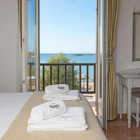 Hotel Contaratos Naousa (Paros)