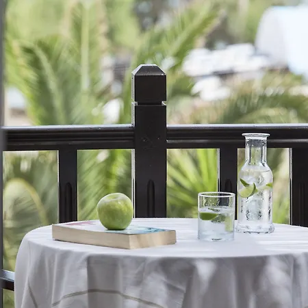 Hotel Contaratos Nausa