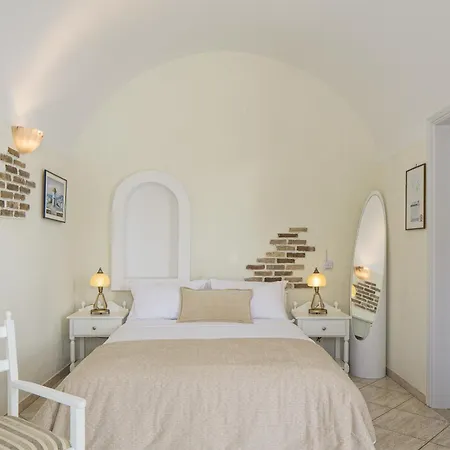 Contaratos Hotel