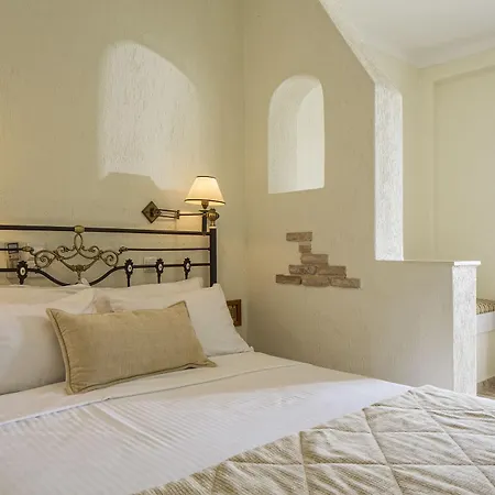 Contaratos Hotel