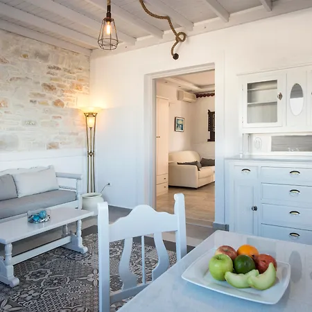 Hotel Contaratos Naousa (Paros)