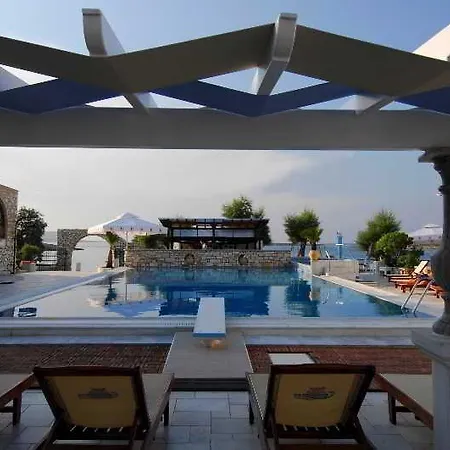 Contaratos Hotel