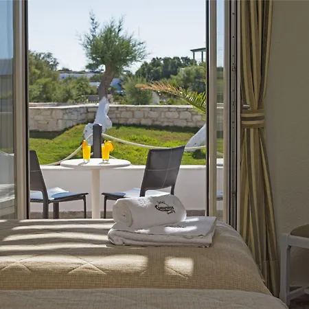 Contaratos Hotel 4*