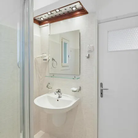 Hotel Contaratos 4*