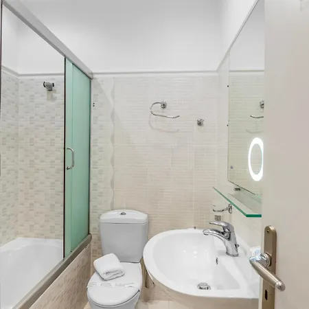 Contaratos Hotel 4*