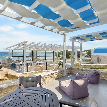 Contaratos Hotel