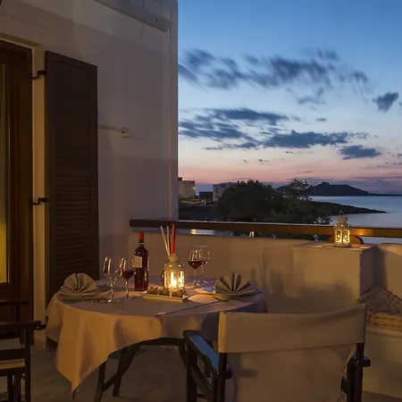 Contaratos Naousa (Paros)
