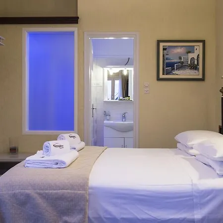Hotel Contaratos Naousa (Paros)
