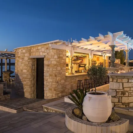Contaratos Naousa (Paros)