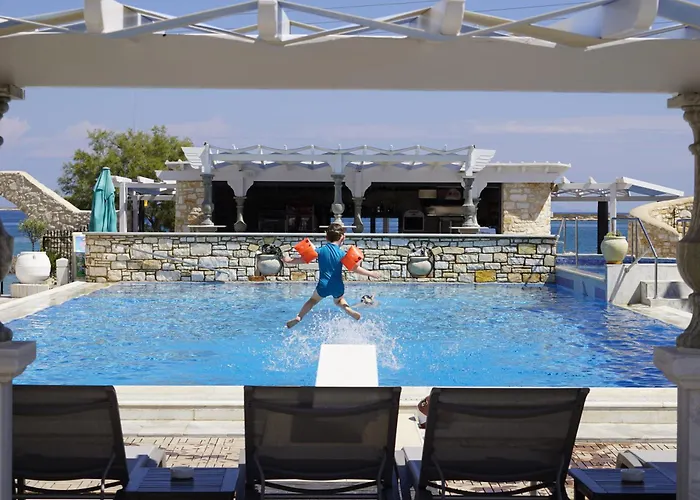 Contaratos Szálloda 4*